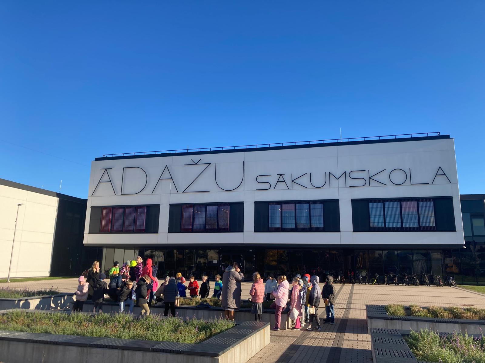 1. klašu skolēnu labie darbi skolas vides labiekārtošanā
